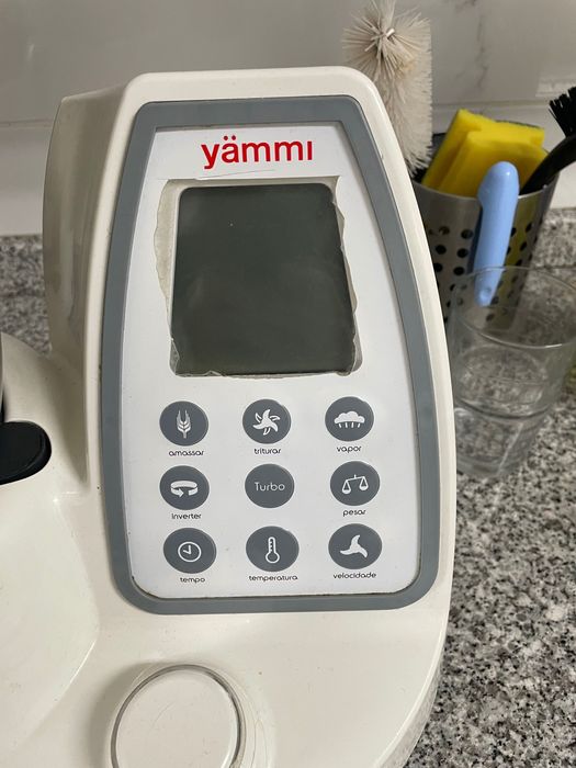 Yammi 2 em bom estado com livro de receitas