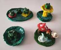 żabki w stawie i grzybki w lesie - figurki dekoracyjne 4 sztuki
