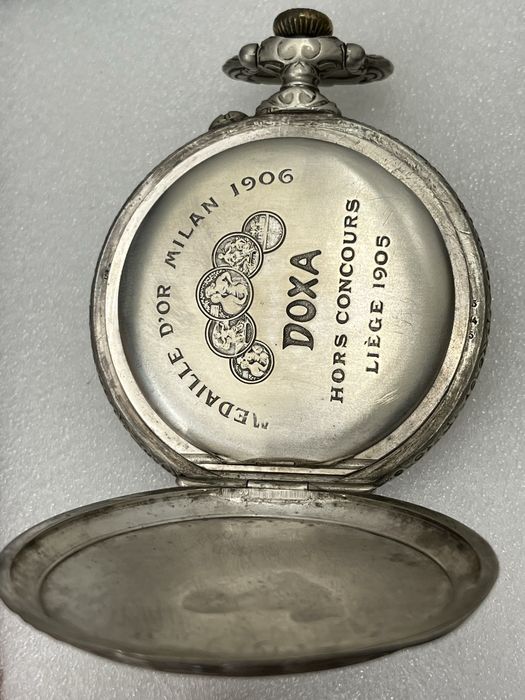 Часы карманные механические швейцарские Doxa