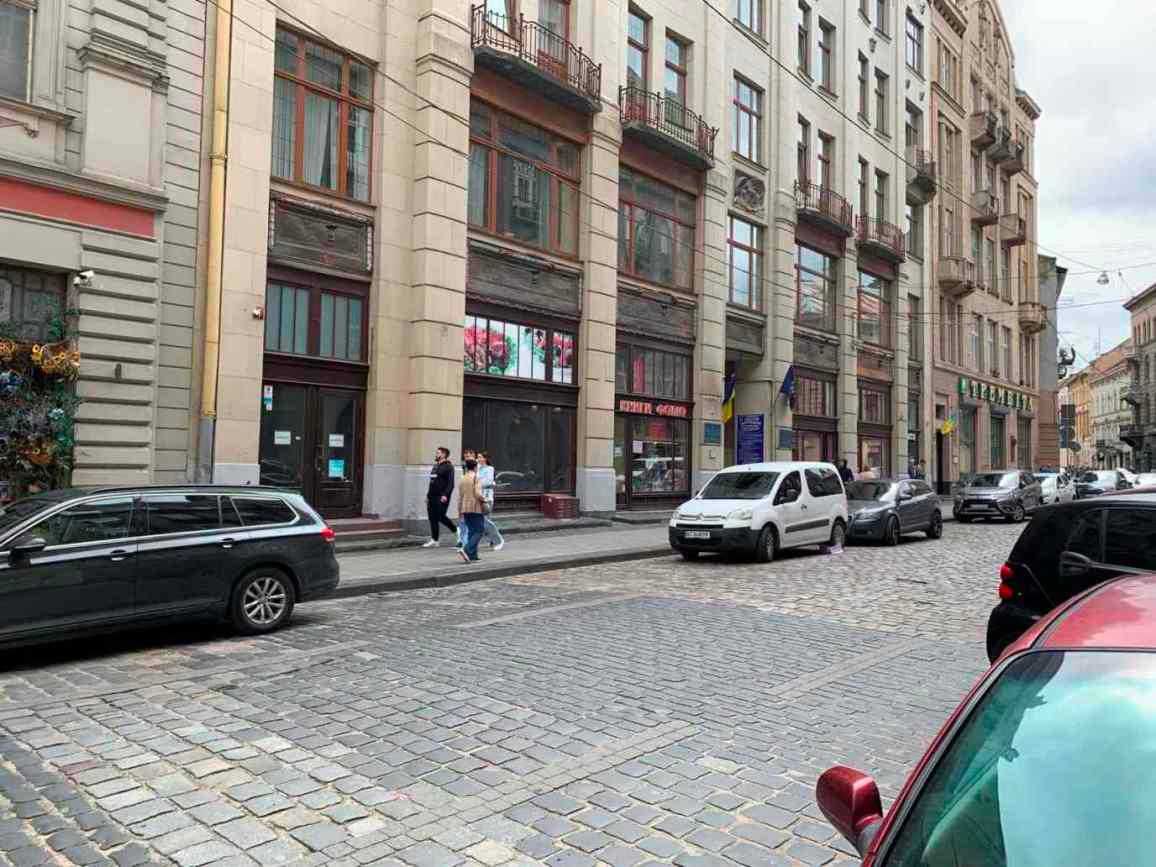 Оренда фасадного приміщення в ЦЕНТРІ міста