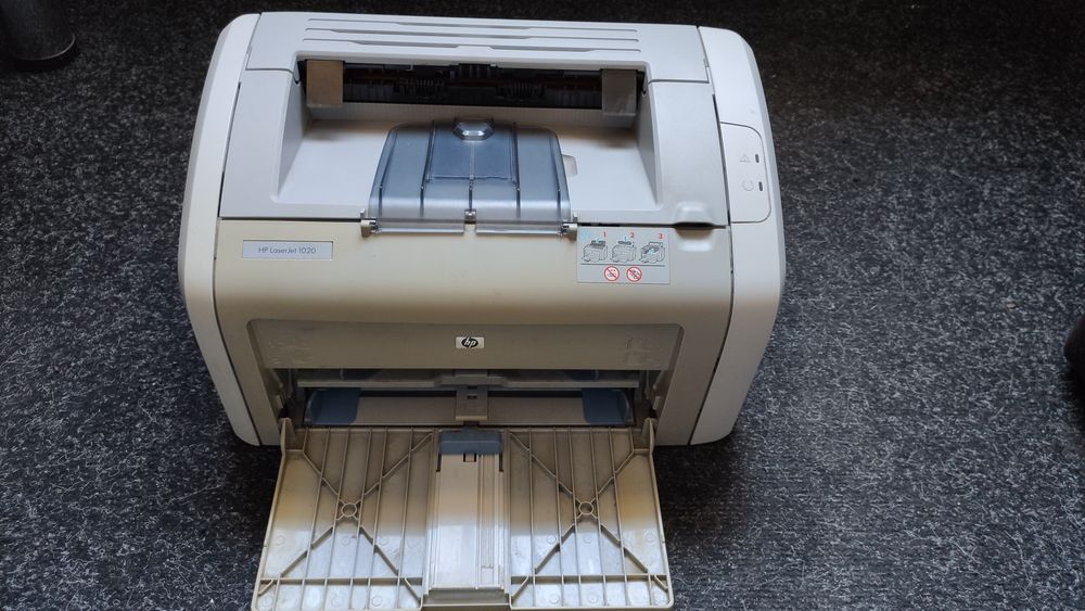 Продам б/в принтер HP LaserJet 1020