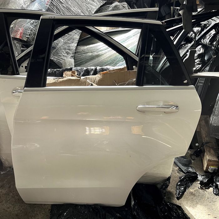 Передні та задні ліві та праві двері на Mercedes W253