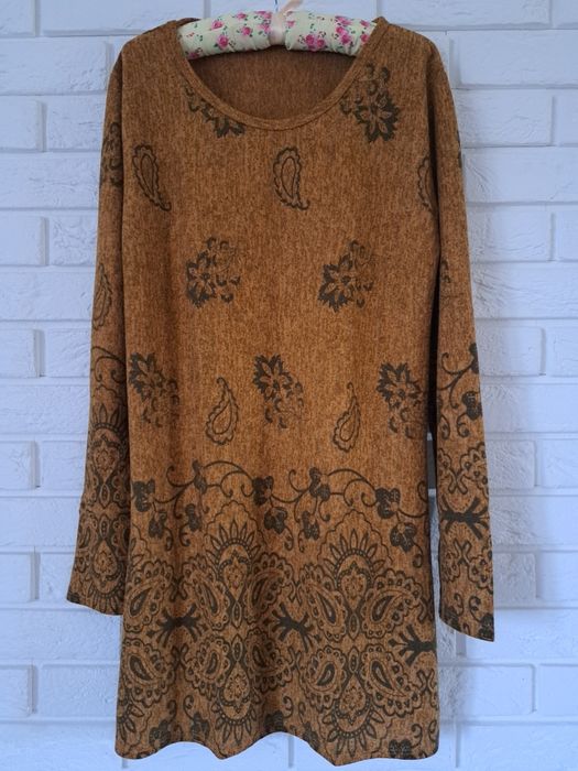 Sukienka/tunika dzianinowa karmel i wzór długi rękaw roll on r 42-44