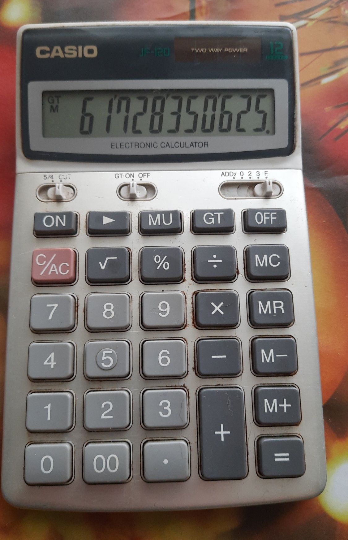 Калькулятор KASIO JF-12 размер: 10,5×17×1см
