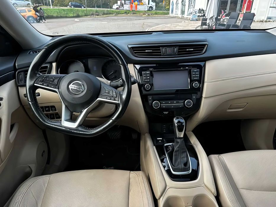 Nissan X-Trail      2017