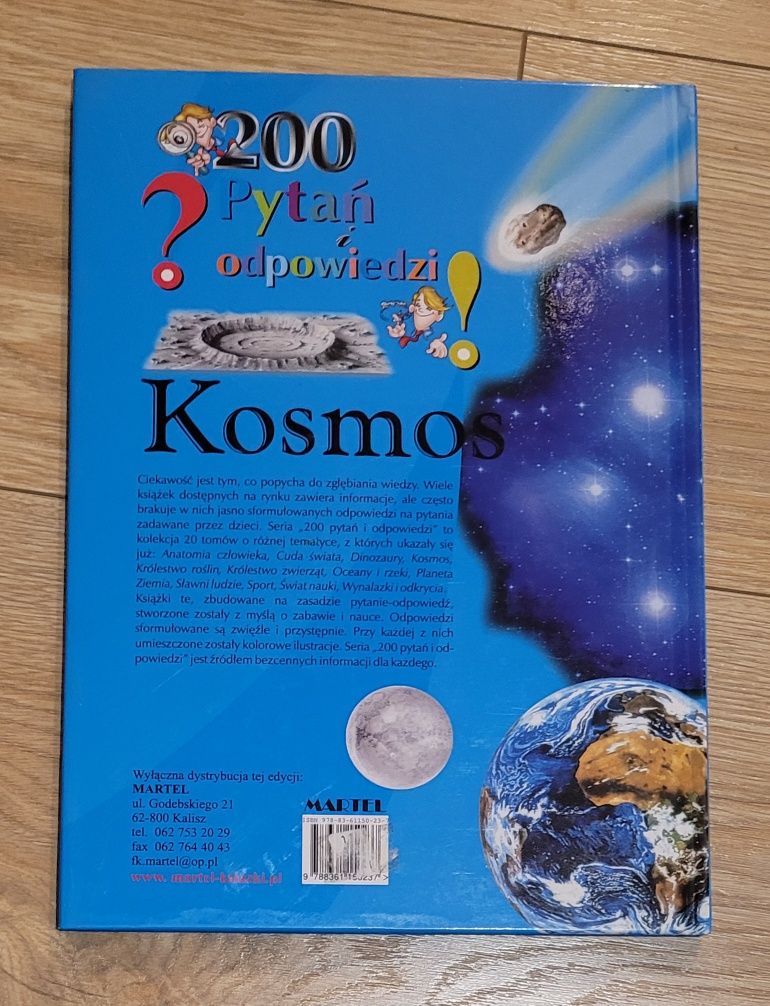 Kosmos - 200 pytań i odpowiedzi.