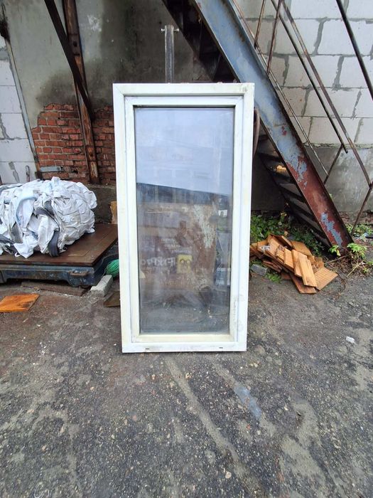Продам пластиковые окна б/у 168х83 см