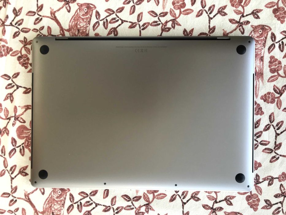 Macbook Pro 16" (2019)