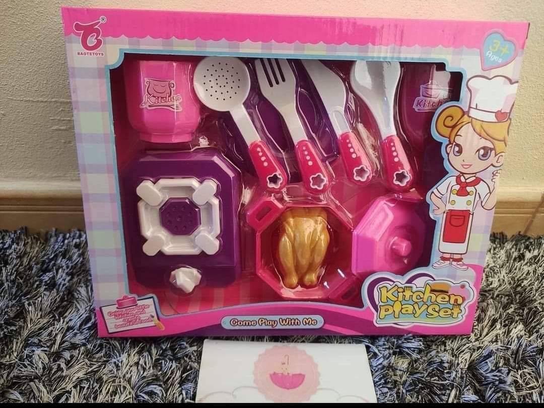 Vários brinquedos novos