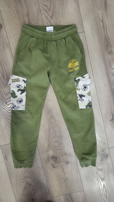 Spodnie  dresowe 128