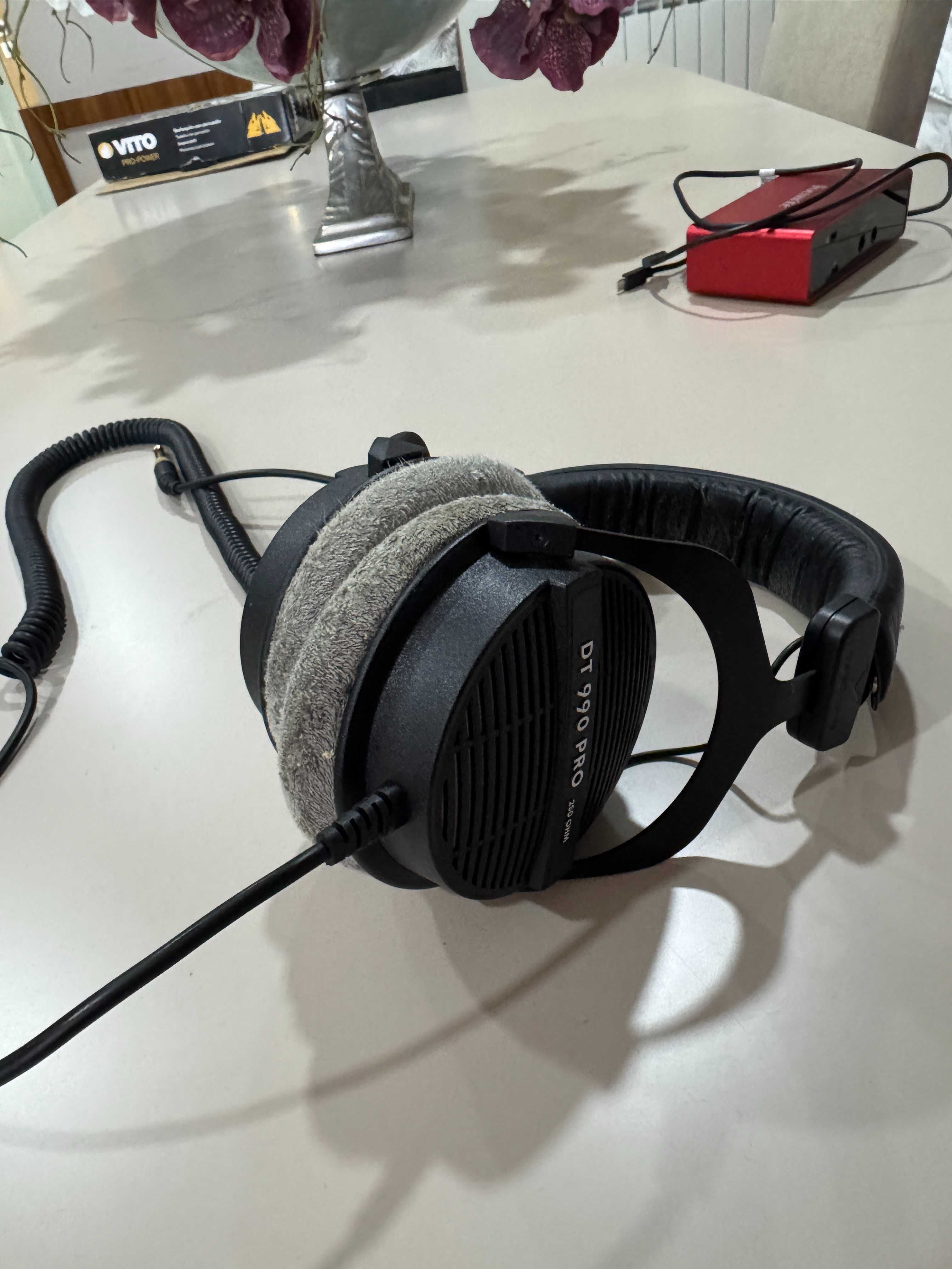Focusrite Scarlett Solo 3ª Gen + Beyerdynamic DT 990 Pro