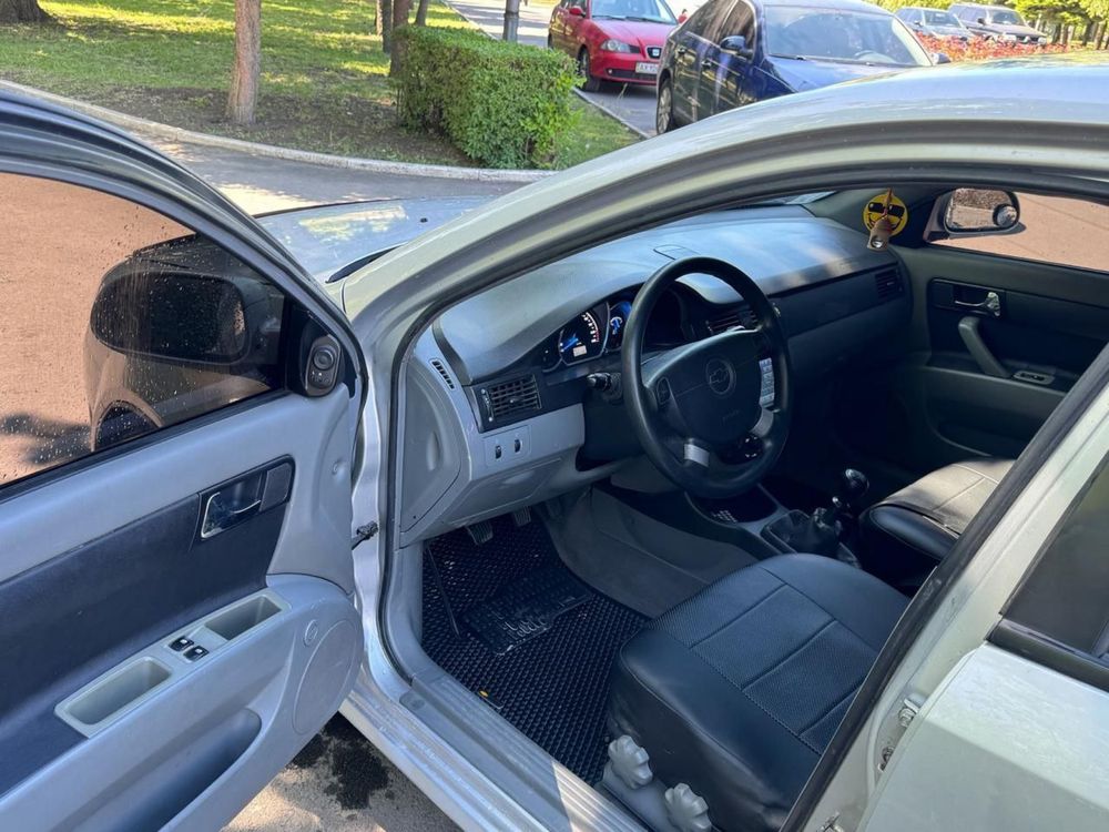 Продам Chevrolet Lacetti 1.8