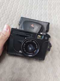 Старий плівковий фотоапарат Вилия Триплет