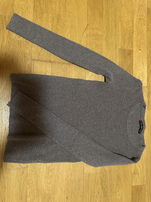 Приталена кофтина