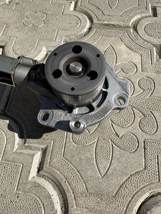 Помпа, насос VW 010157801KT