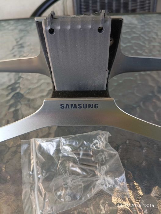 Ножки на телевизор Samsung.