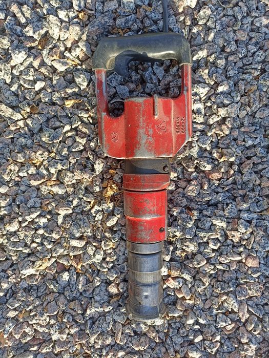 HILTI штроборез , пневмо пистолет монтажный. Б/У.
