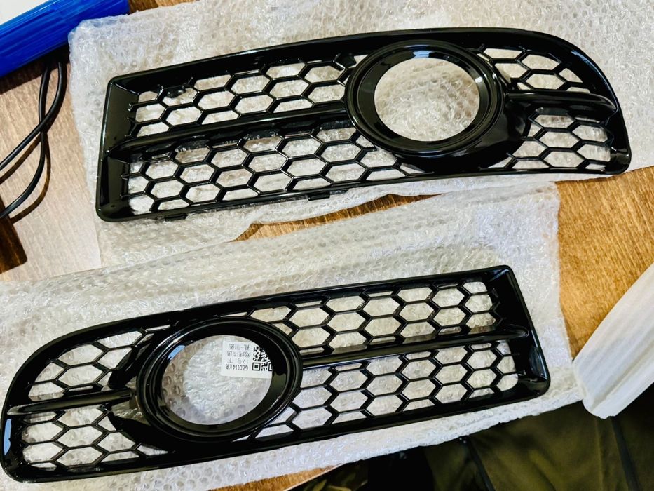 Решітки для протитуманних фар в силі RS для Ауді А4 в кузові В6