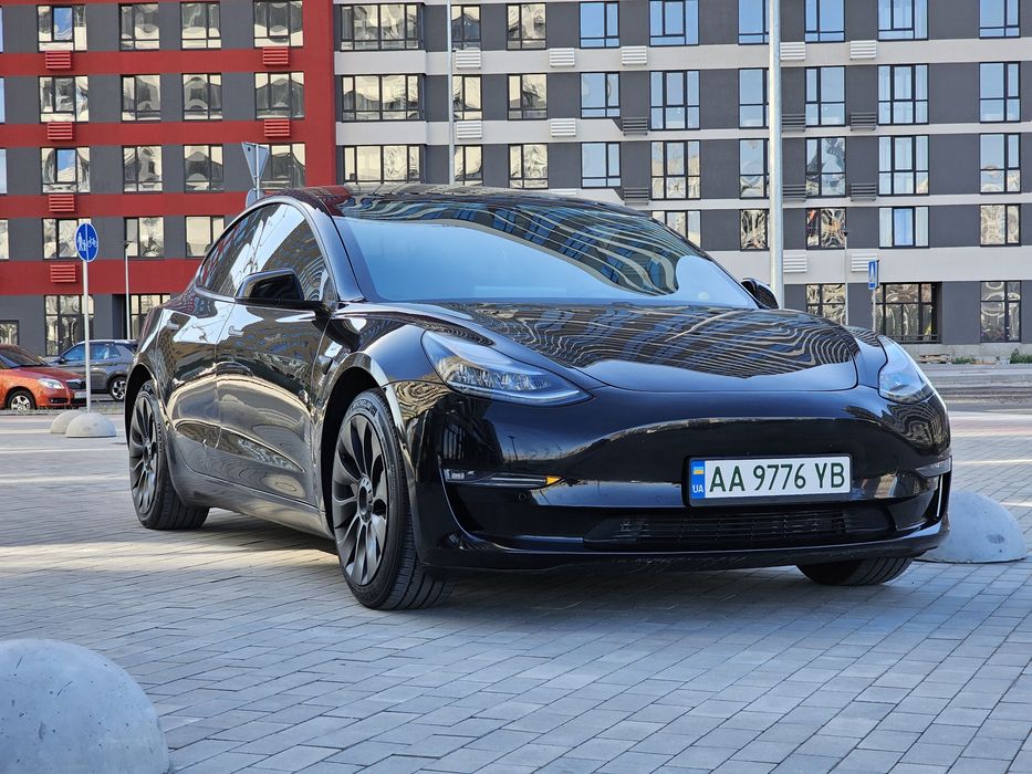 Продам Tesla Model 3