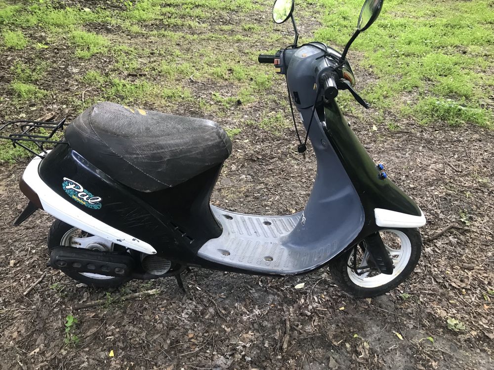 Скутер Honda Pal на повному ходу