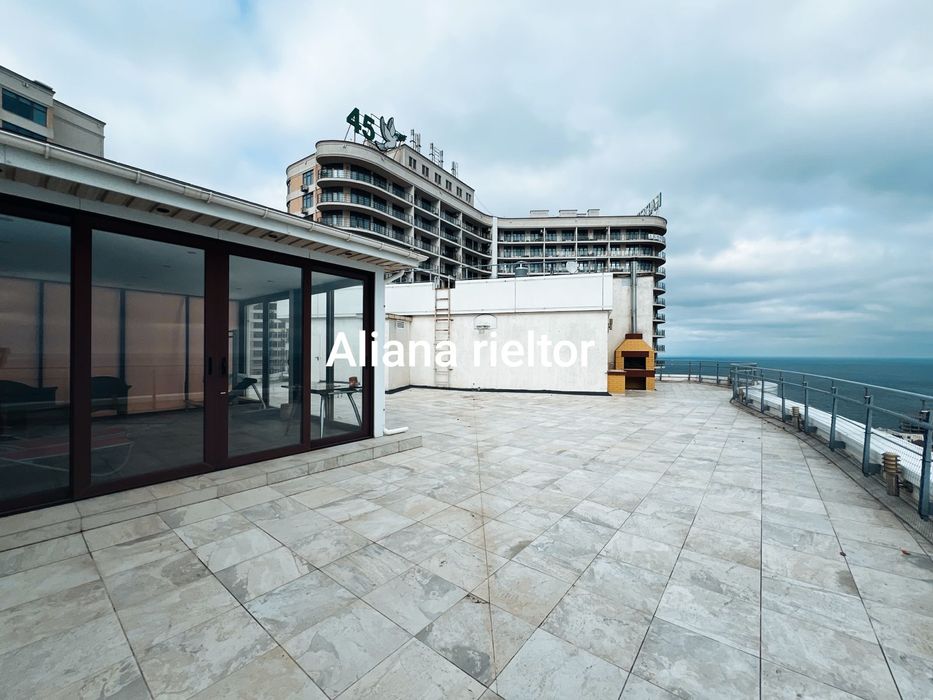 Аренда с террасой  Белый парус  паркинг видов