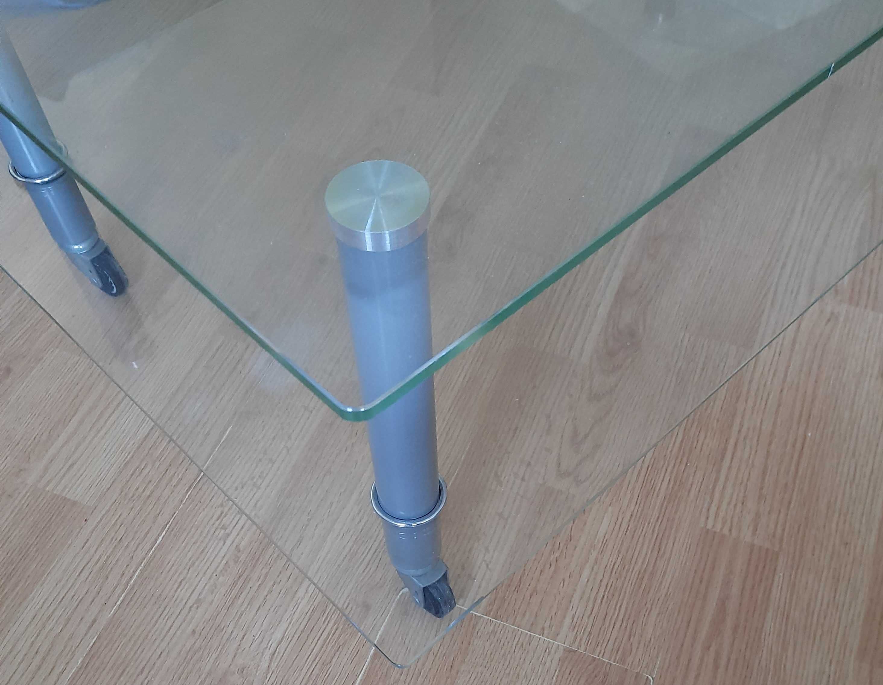Móvel/mesa em vidro temperado Ikea para centro ou televisão