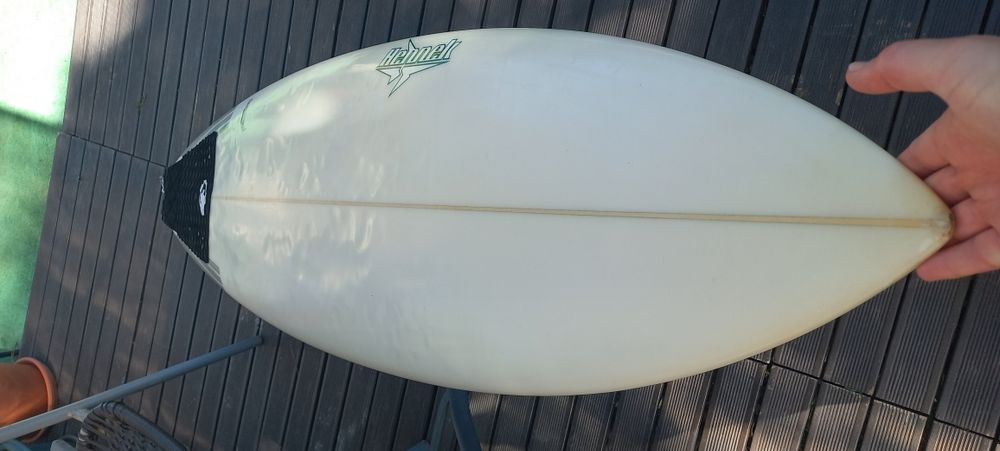 Prancha de surf usada mas em bom estado.