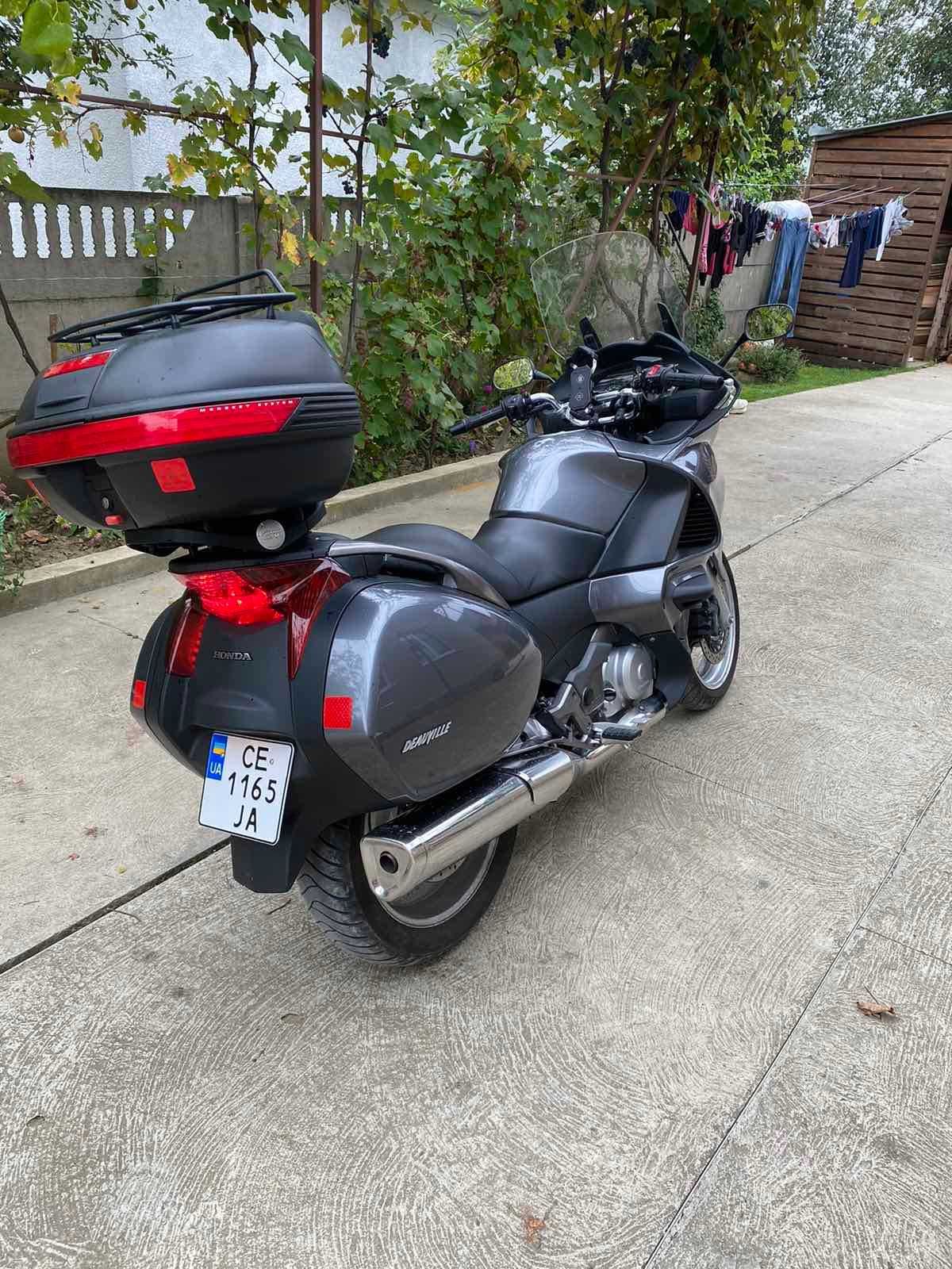 Honda deauville NT 700VA