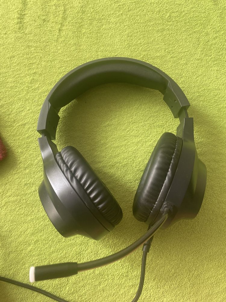 Наушники Hs770