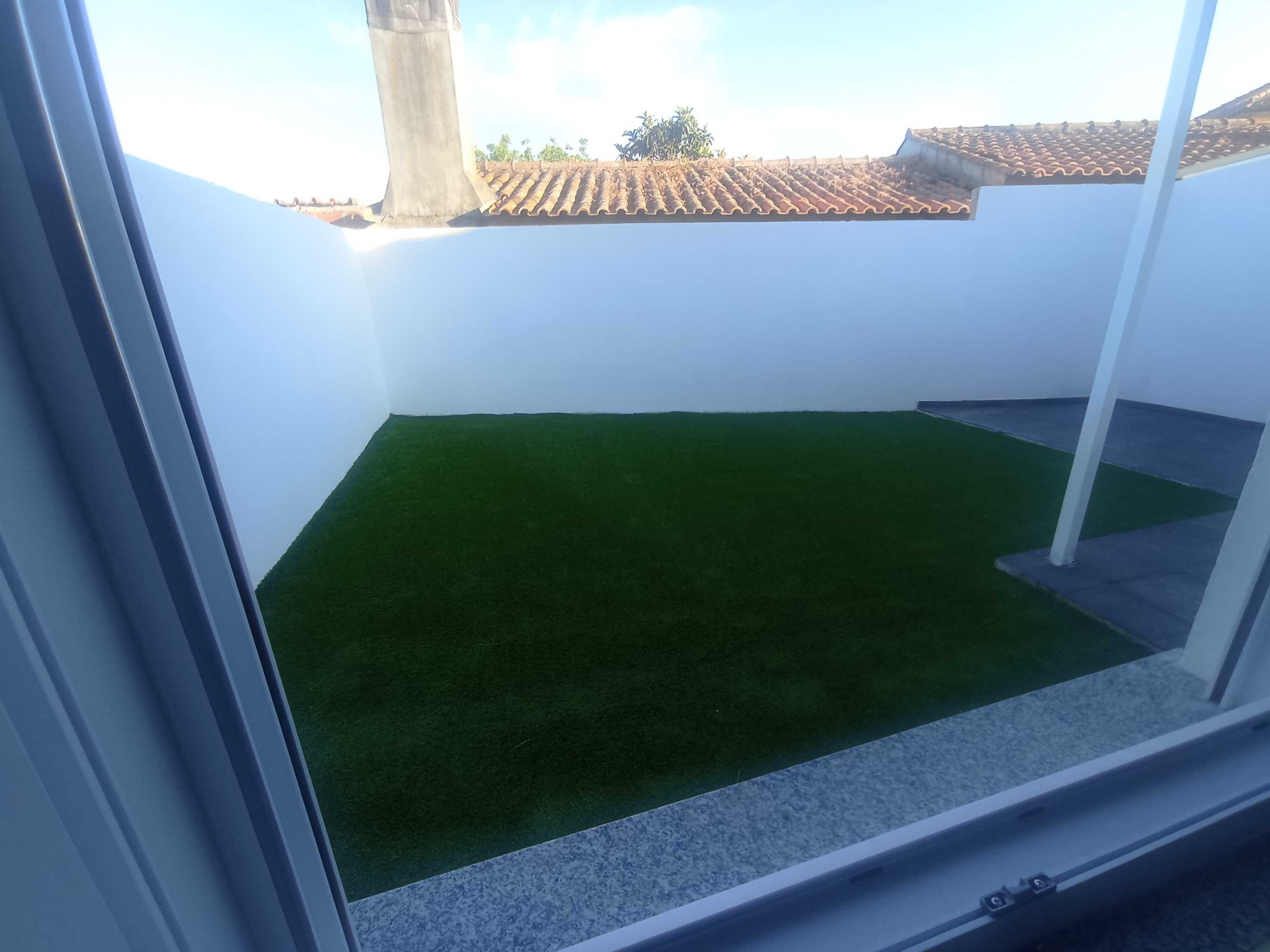 Quartos para arrendamento em moradia T2