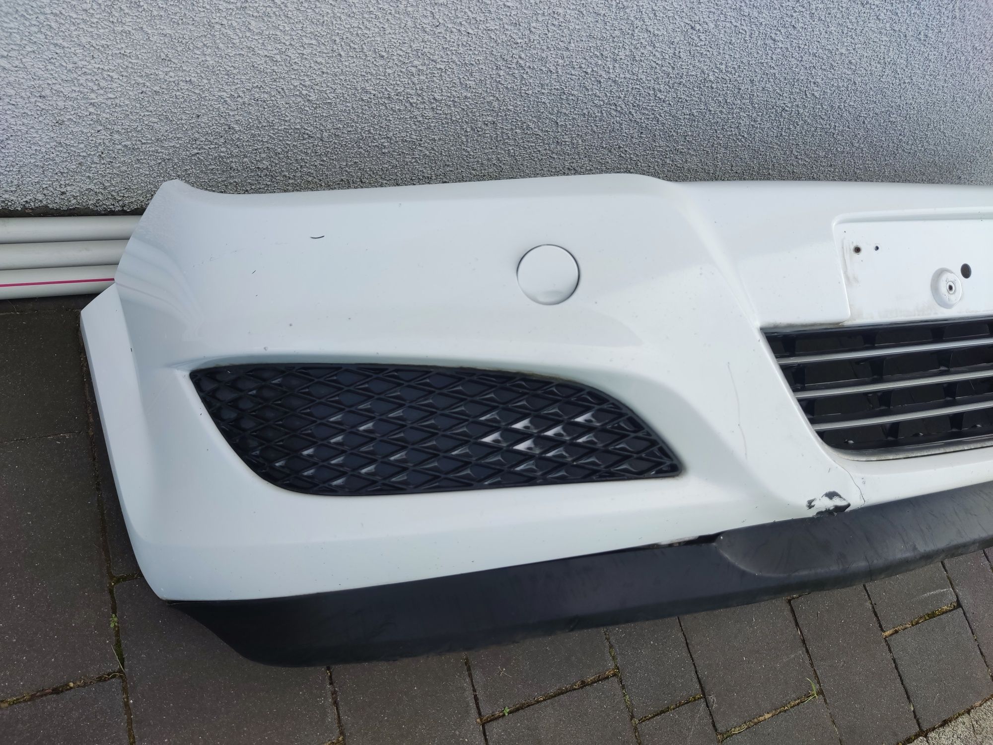 Zderzak przód przedni Opel Astra H kolor Z414
