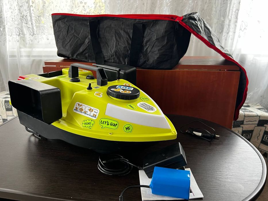 Кораблик для риболовлі