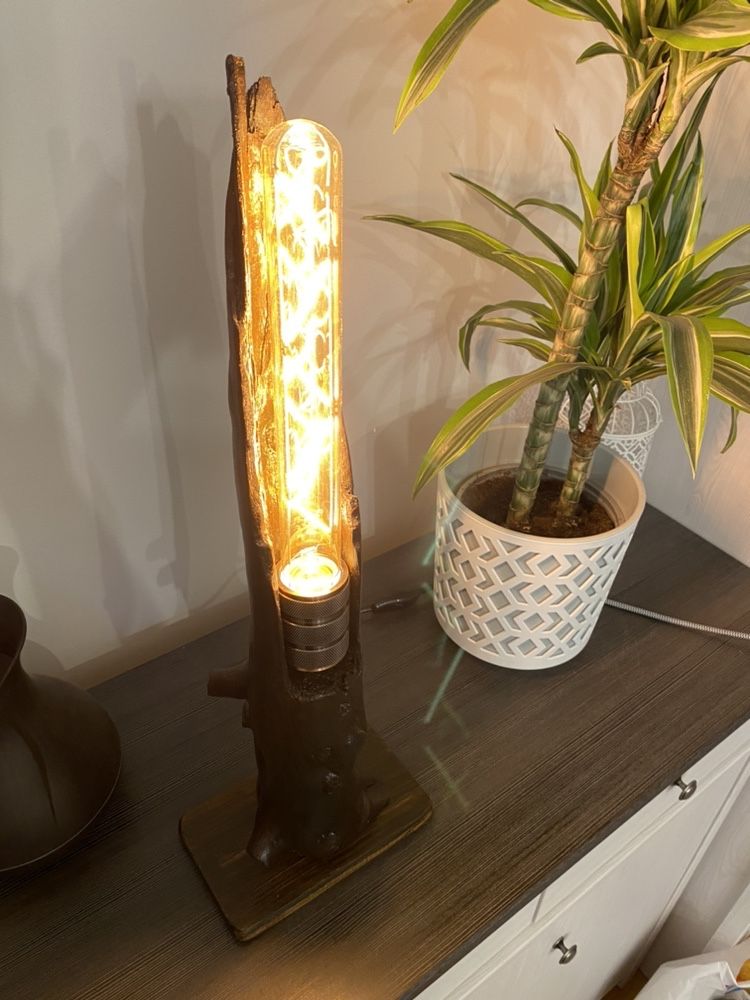 Lampka ozdobna z drewna