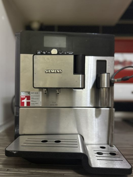 Кавомашина Simens EQ8 серія 300