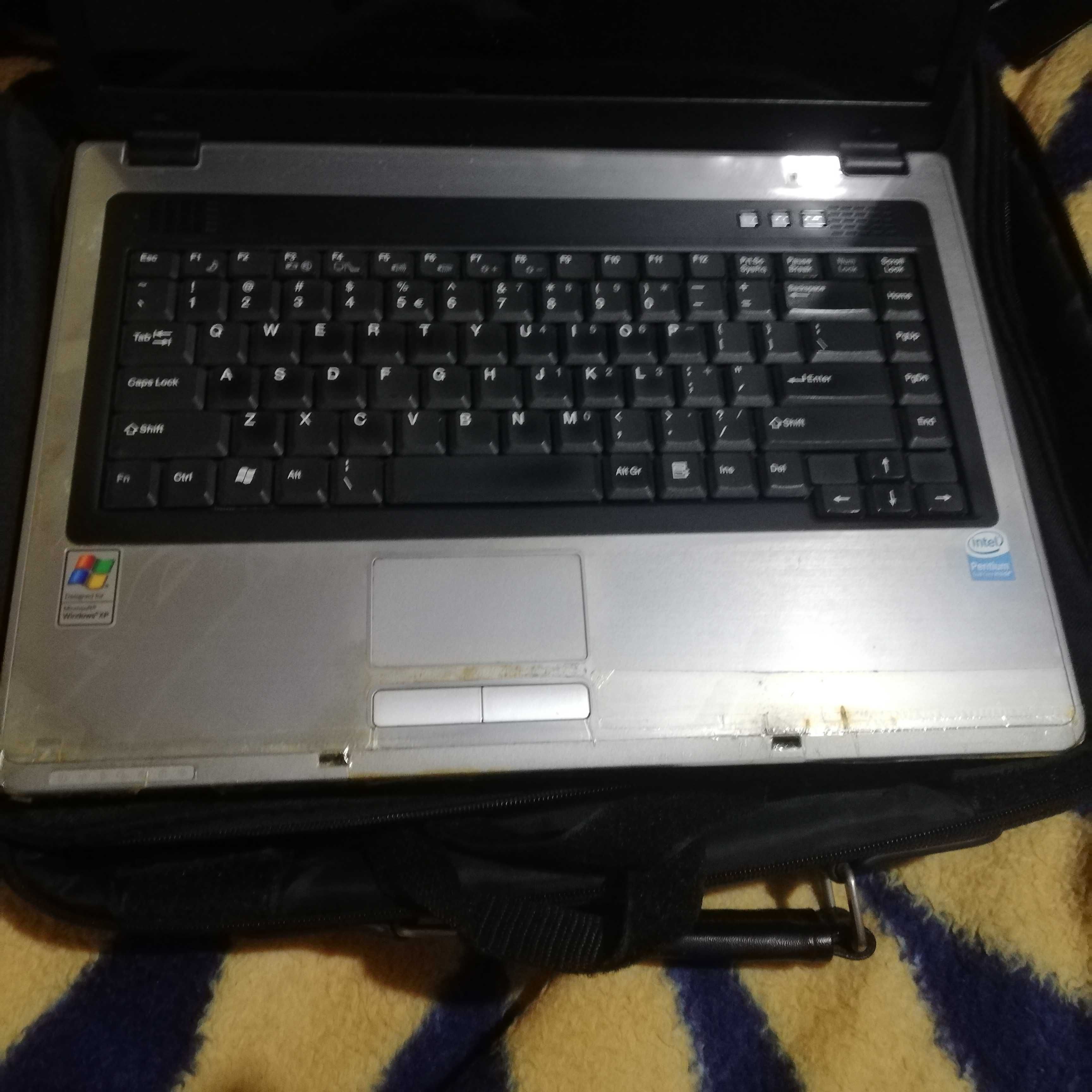 Laptop Maxdata L51II5 gratisy