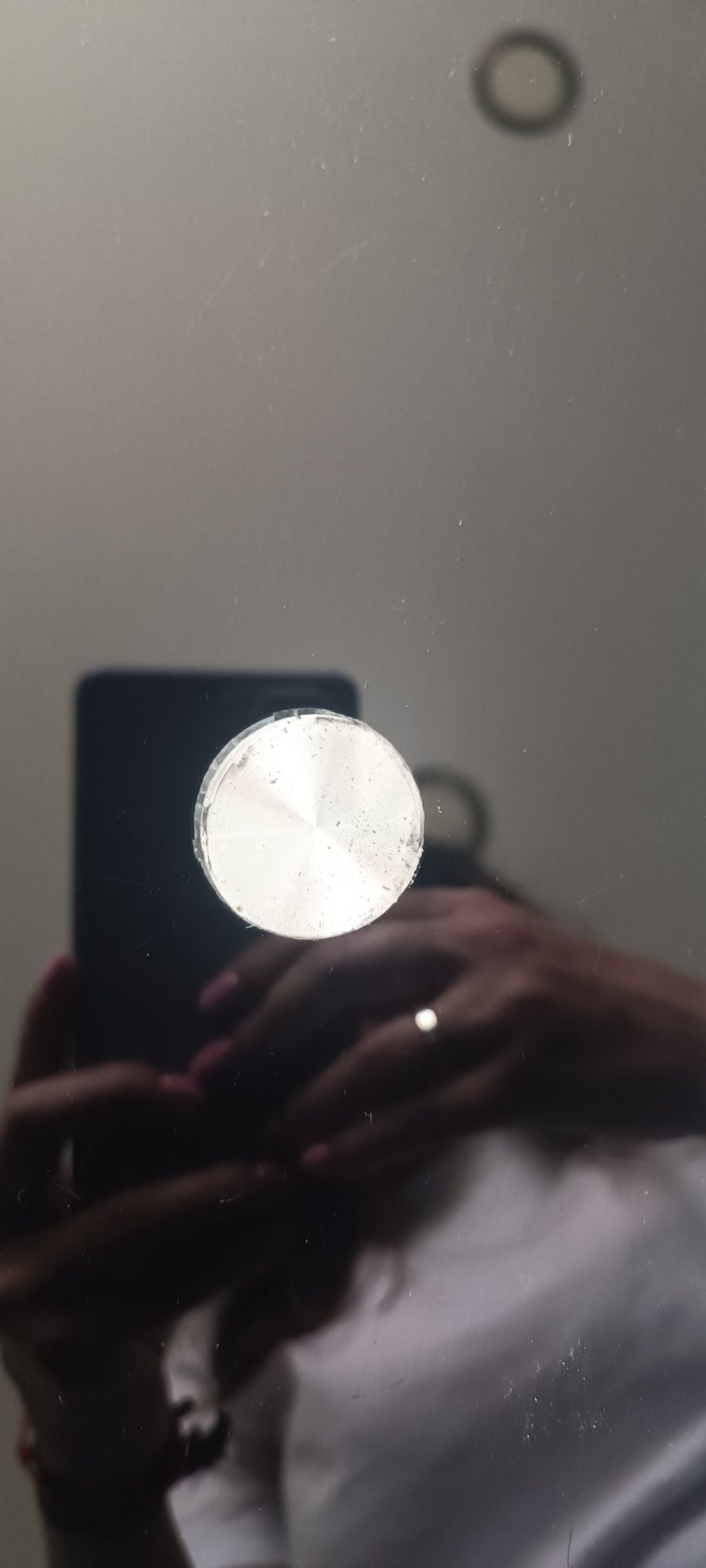Mesa extensível de vidro preta com o pé em inox
