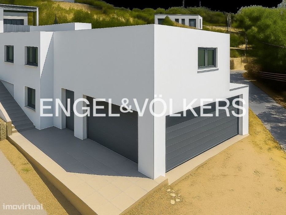 Moradia com piscina aquecida e elevador