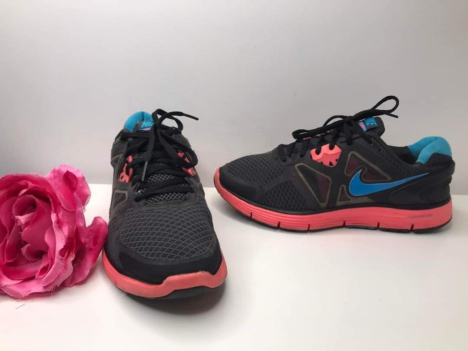 Buty sportowe Nike Rozmiar 39