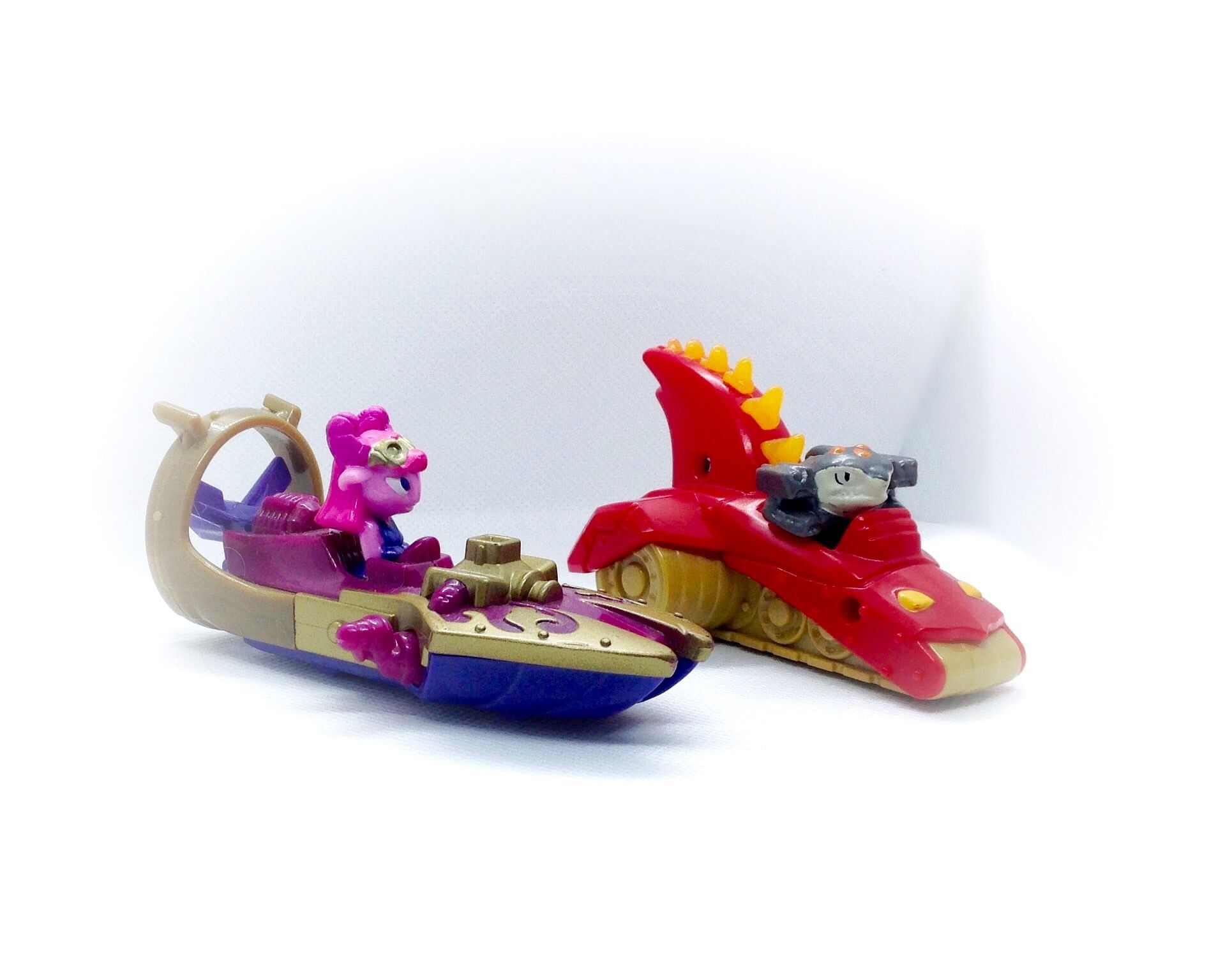 Conjunto 2 Figuras happy meal McDonald's 2016 Skylanders SuperChargers