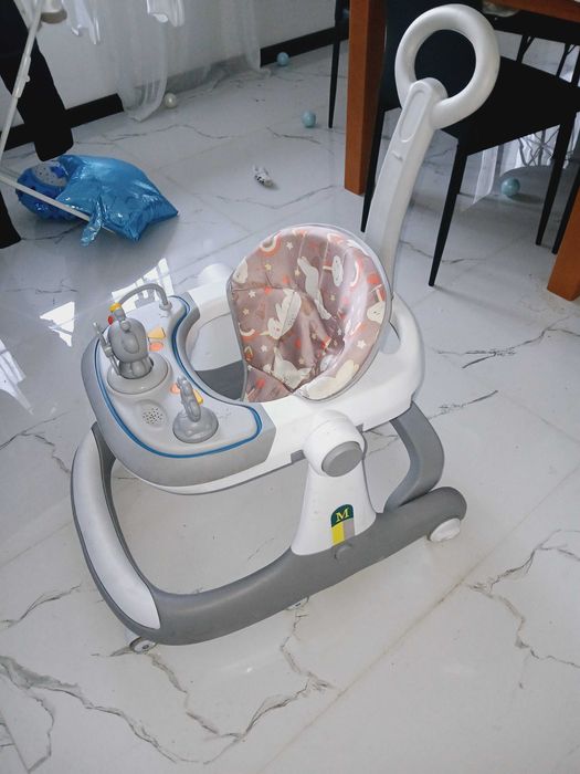 Grajacy chodzik Bemi