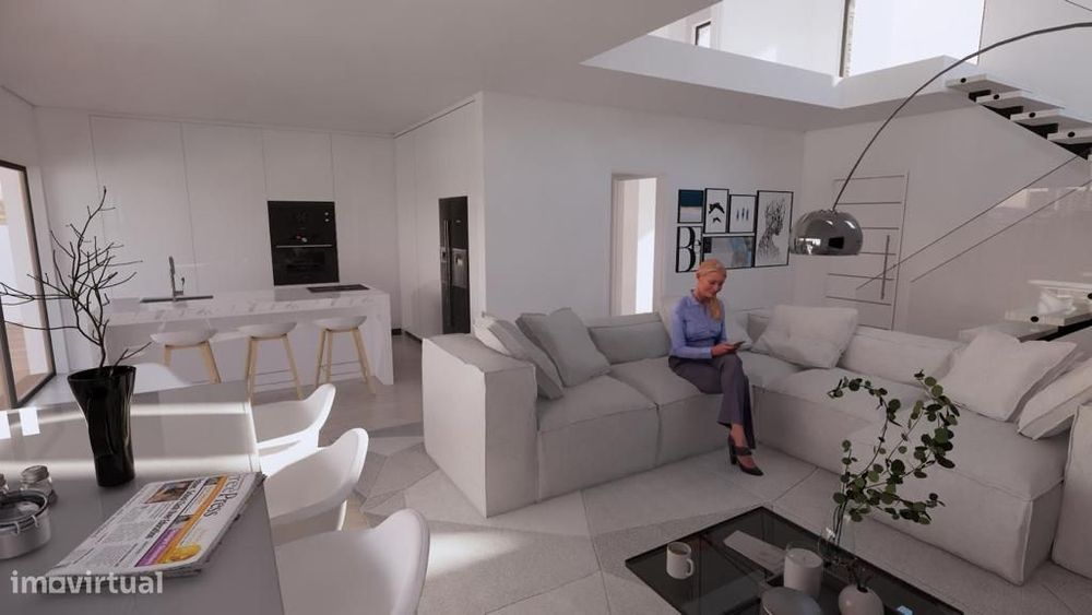 Moradia T4 com Piscina em  Aroeira  em   fase final de construção