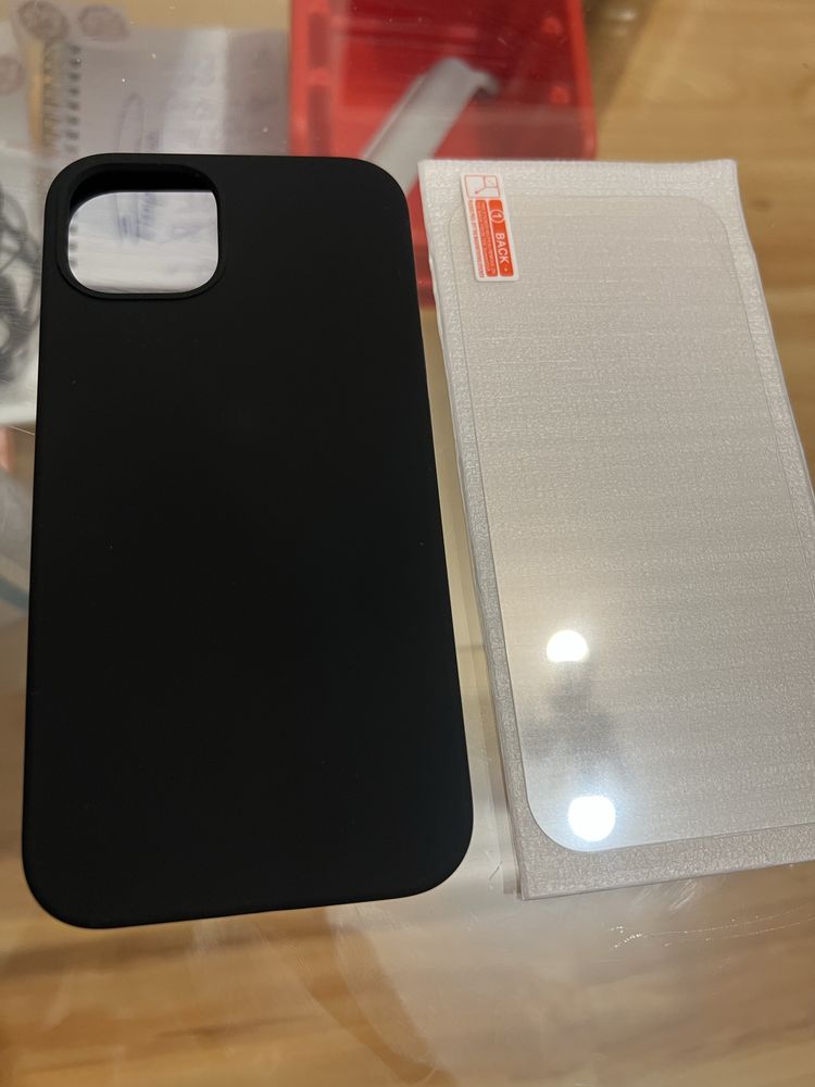 Etui do iPhone 13 z wyściółką w środku + szkło hartowne
