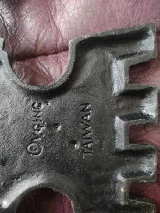 Żeliwny wieszak do kluczy