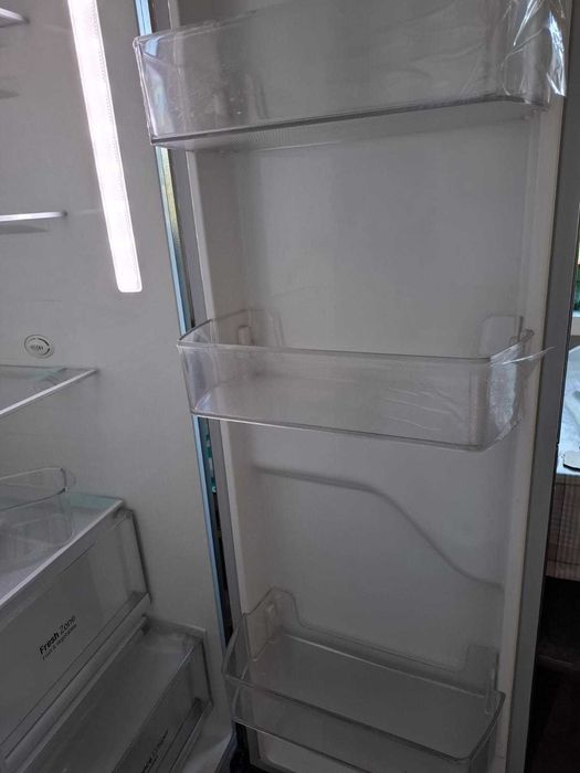 Холодильник side-by-side