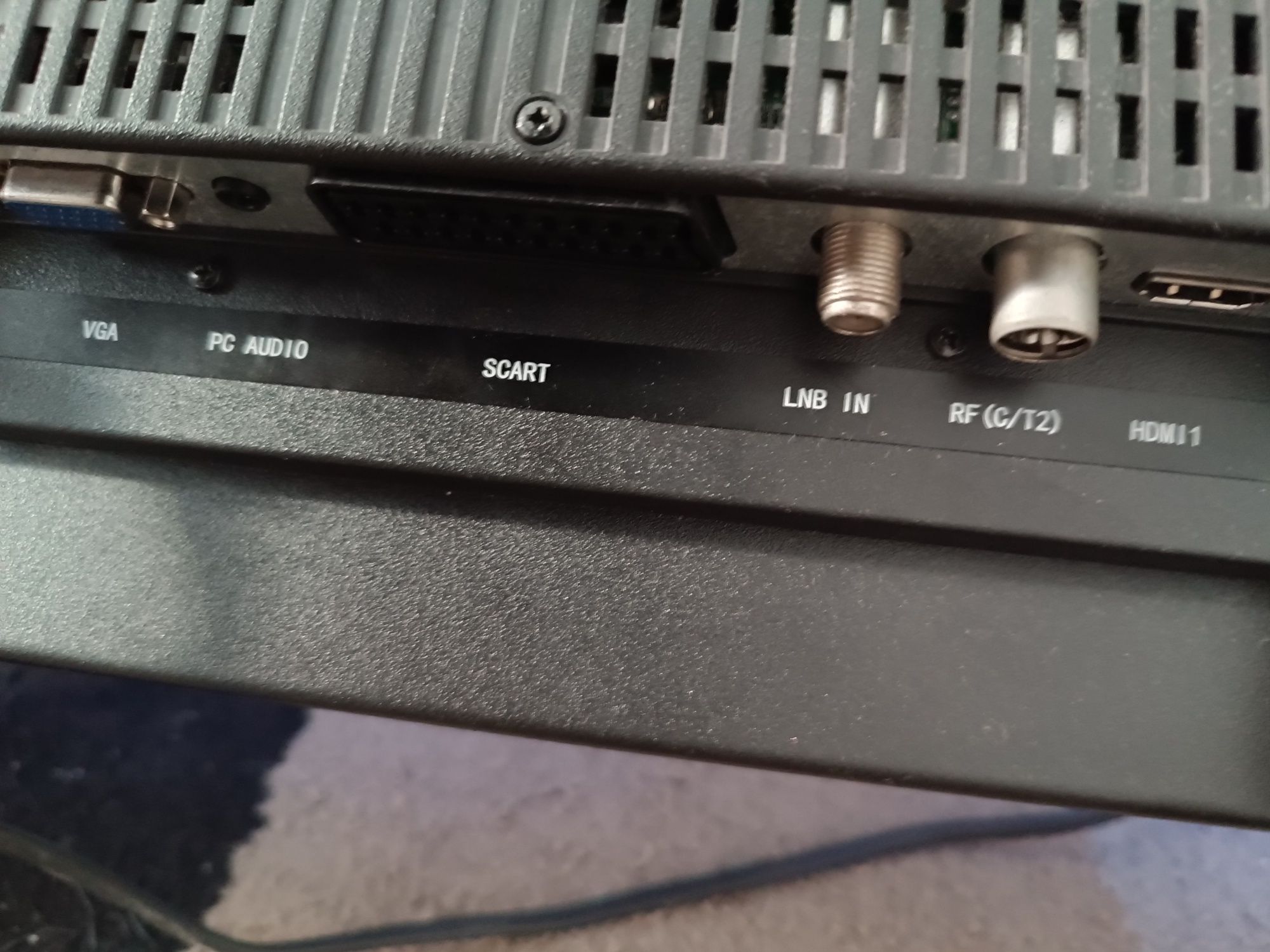 Sprzedam uszkodzony telewizor H K C