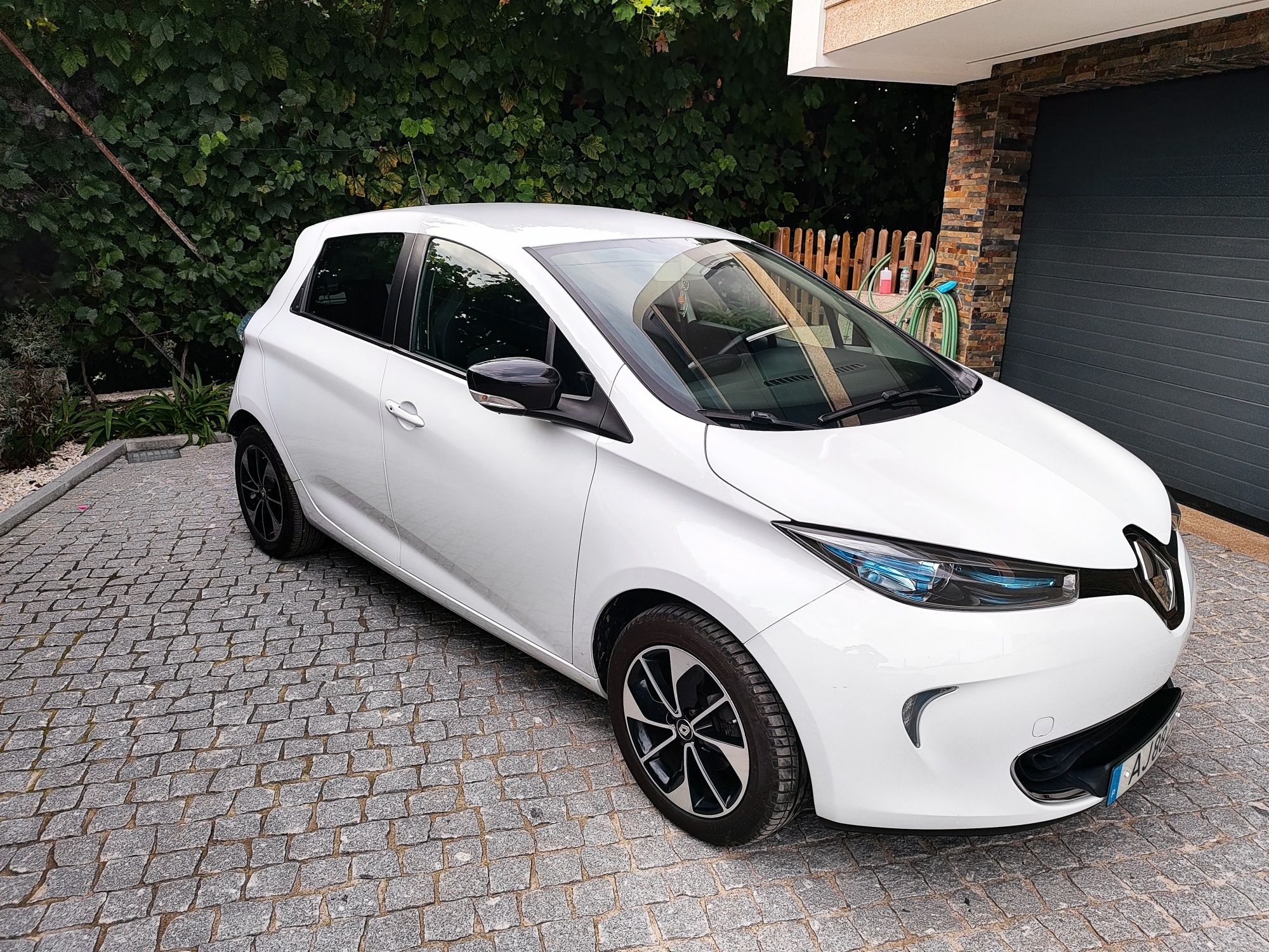 Renault Zoe itens 41 kWh com 63 mil kms