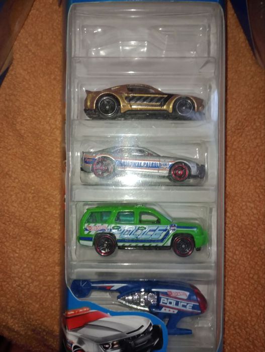 Машинки hot wleels