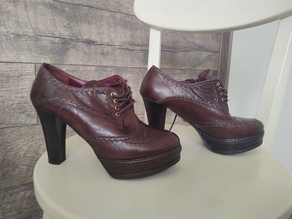 Prada оригінал туфлі ботільони ugg Australia