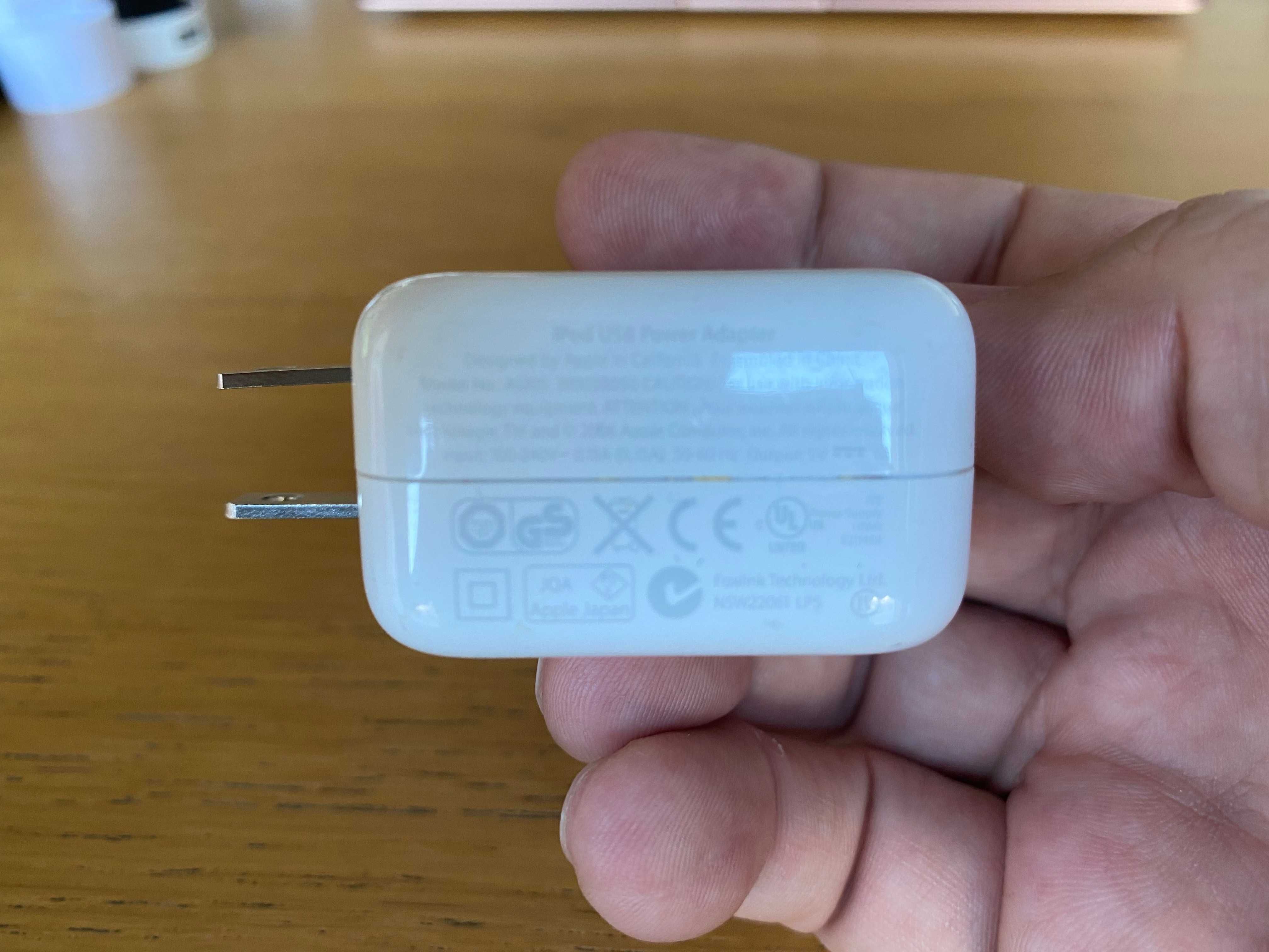 Conjunto 6 carregadores de corrente Apple para iPhone (USB-A).