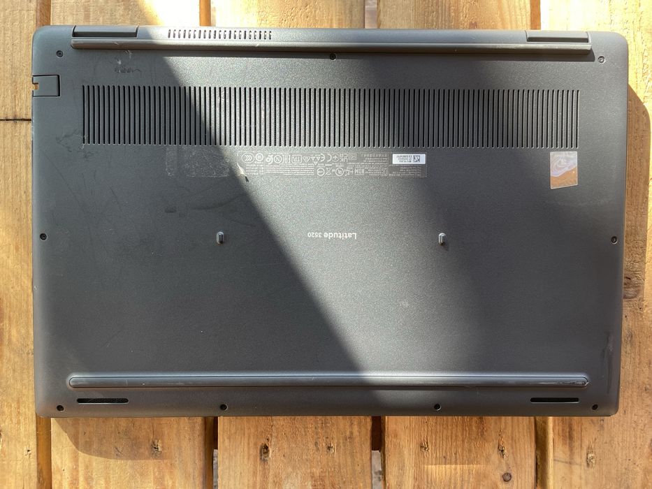 Dell Latitude 3520 | i5-1155G7 | MX350 | 8GB | 256GB NVMe | FHD IPS